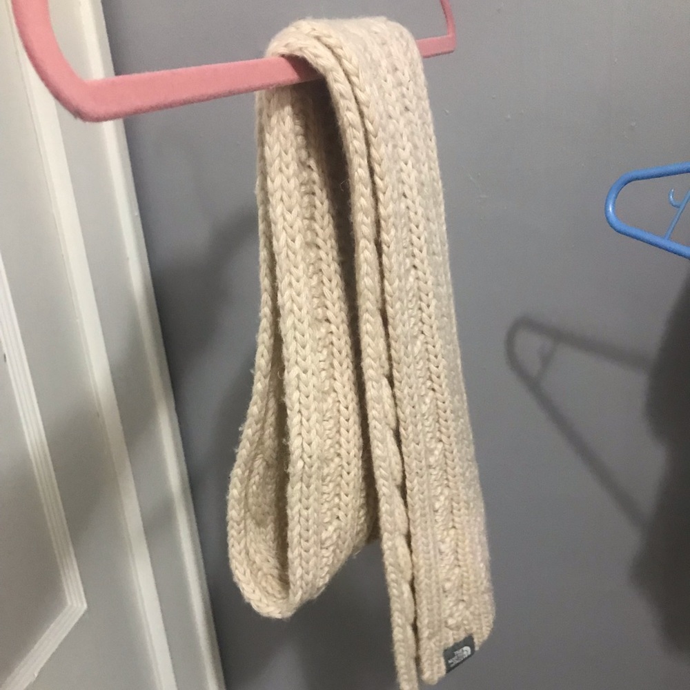 North face scarf